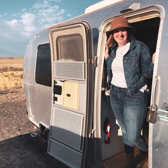 Meet your Posher, Dana - Picture 2 of 3